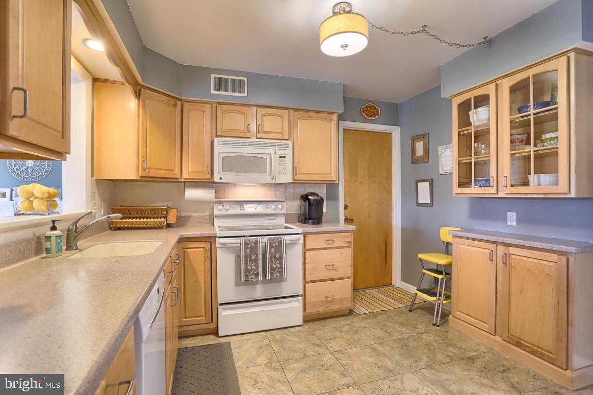 11 Becker Drive Lititz, PA 17543 - Photo 13 of 34 Gallery Image 13