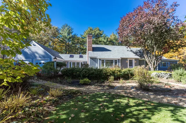 $899,000 | 113 Exeter Road, North Hampton, NH 03862