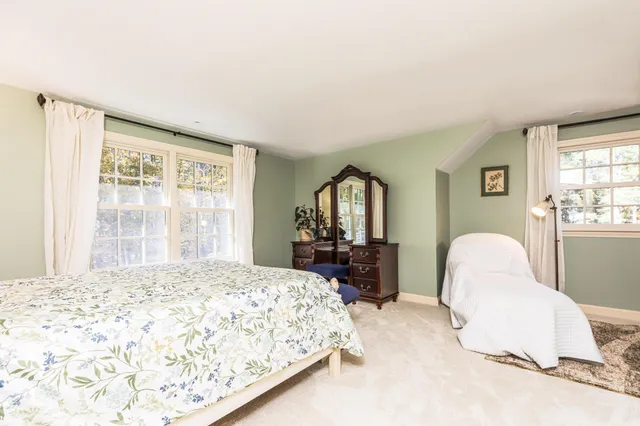 $1,175,000 | 113 Exeter Road, North Hampton, NH 03862