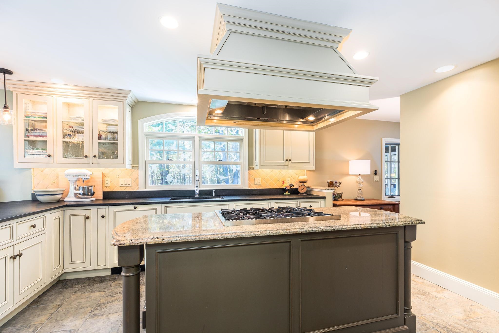 113 Exeter Road North Hampton, NH 03862 - Photo 4 of 54