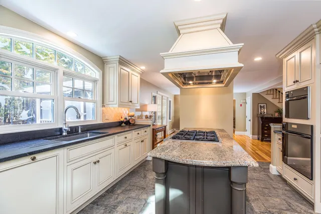 $1,175,000 | 113 Exeter Road, North Hampton, NH 03862
