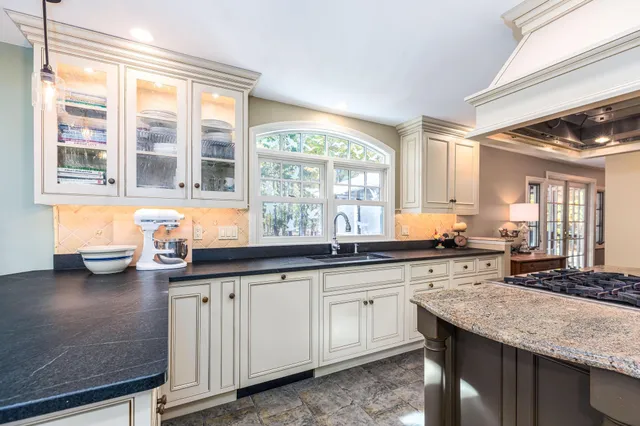 $1,175,000 | 113 Exeter Road, North Hampton, NH 03862