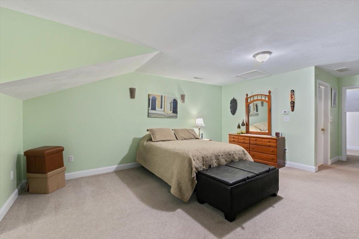 23 Winterberry Road Pelham, NH 03076 - Photo 24 of 37