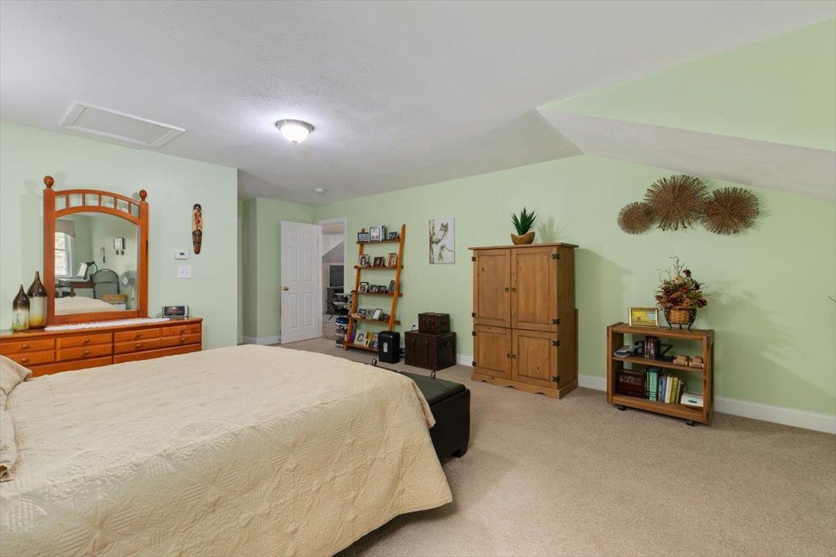 23 Winterberry Road Pelham, NH 03076 - Photo 26 of 37