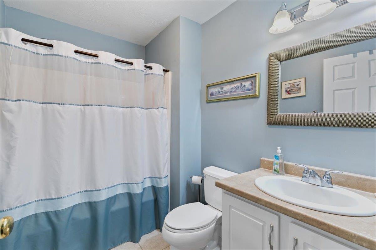 23 Winterberry Road Pelham, NH 03076 - Photo 28 of 37