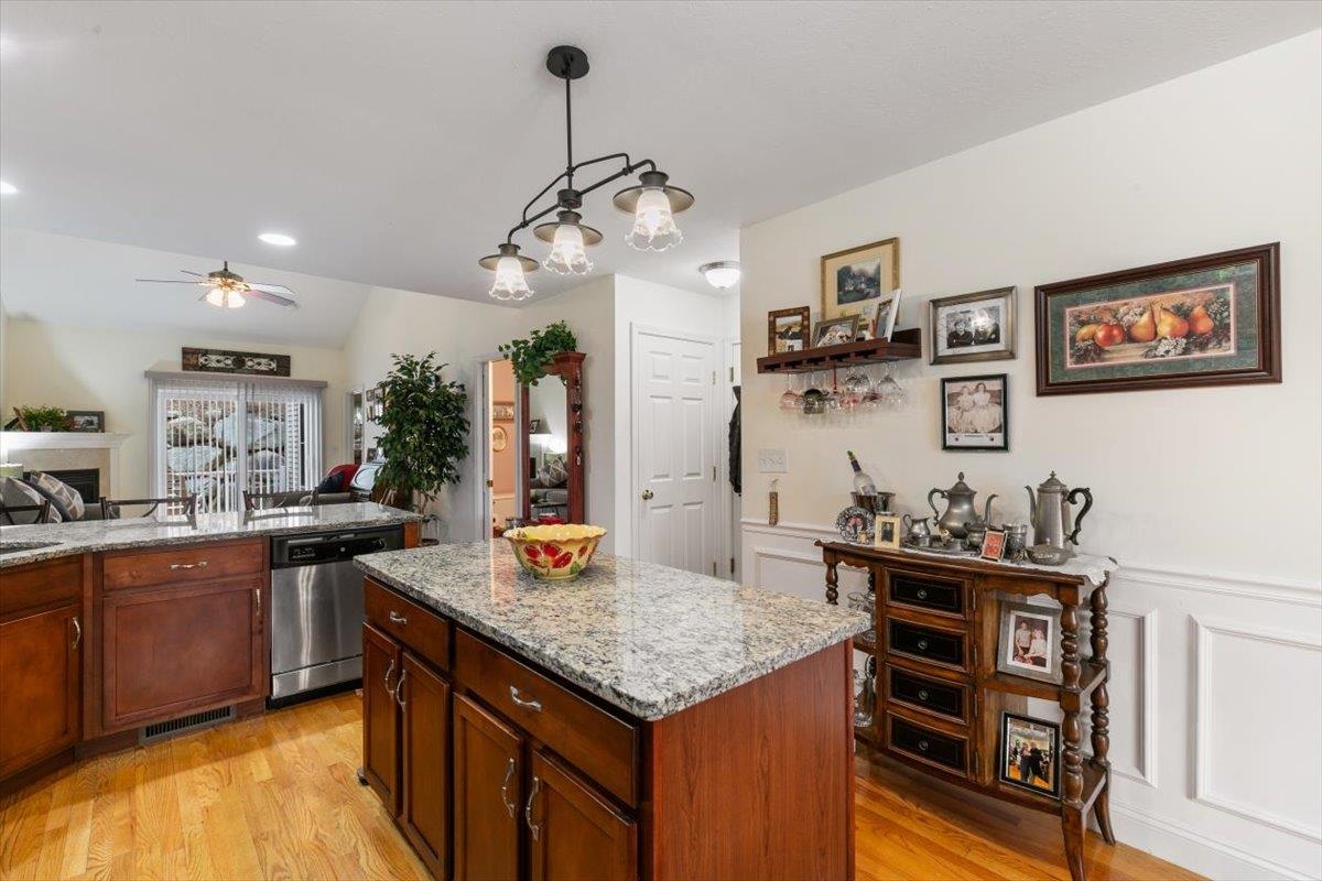 23 Winterberry Road Pelham, NH 03076 - Photo 9 of 37