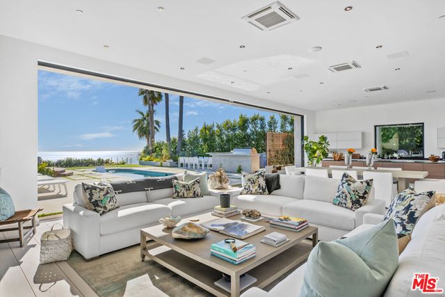 $11,750,000 | 32802 Pacific Coast Highway, Malibu, CA 90265