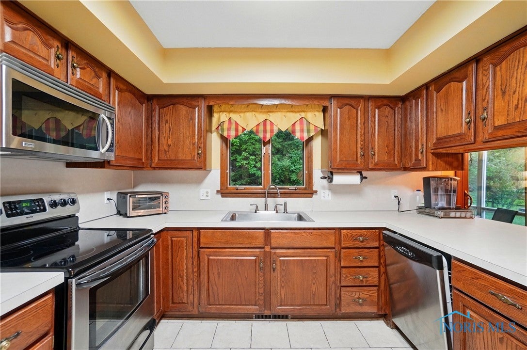 5338 Radcliffe Road Sylvania, OH 43560 - Photo 12 of 49 Gallery Image 12