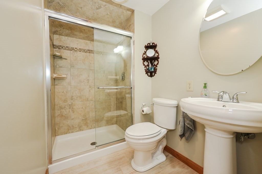 107 Lexington Road Dracut, MA 01826 - Photo 29 of 33 Gallery Image 29