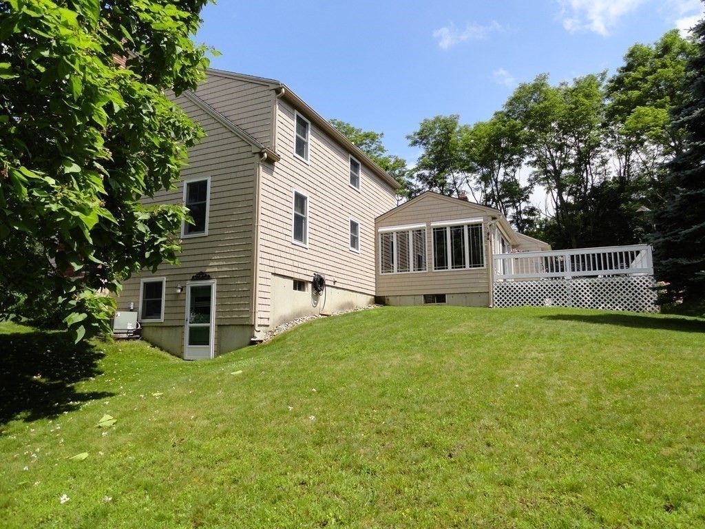 107 Lexington Road Dracut, MA 01826 - Photo 5 of 33 Gallery Image 5