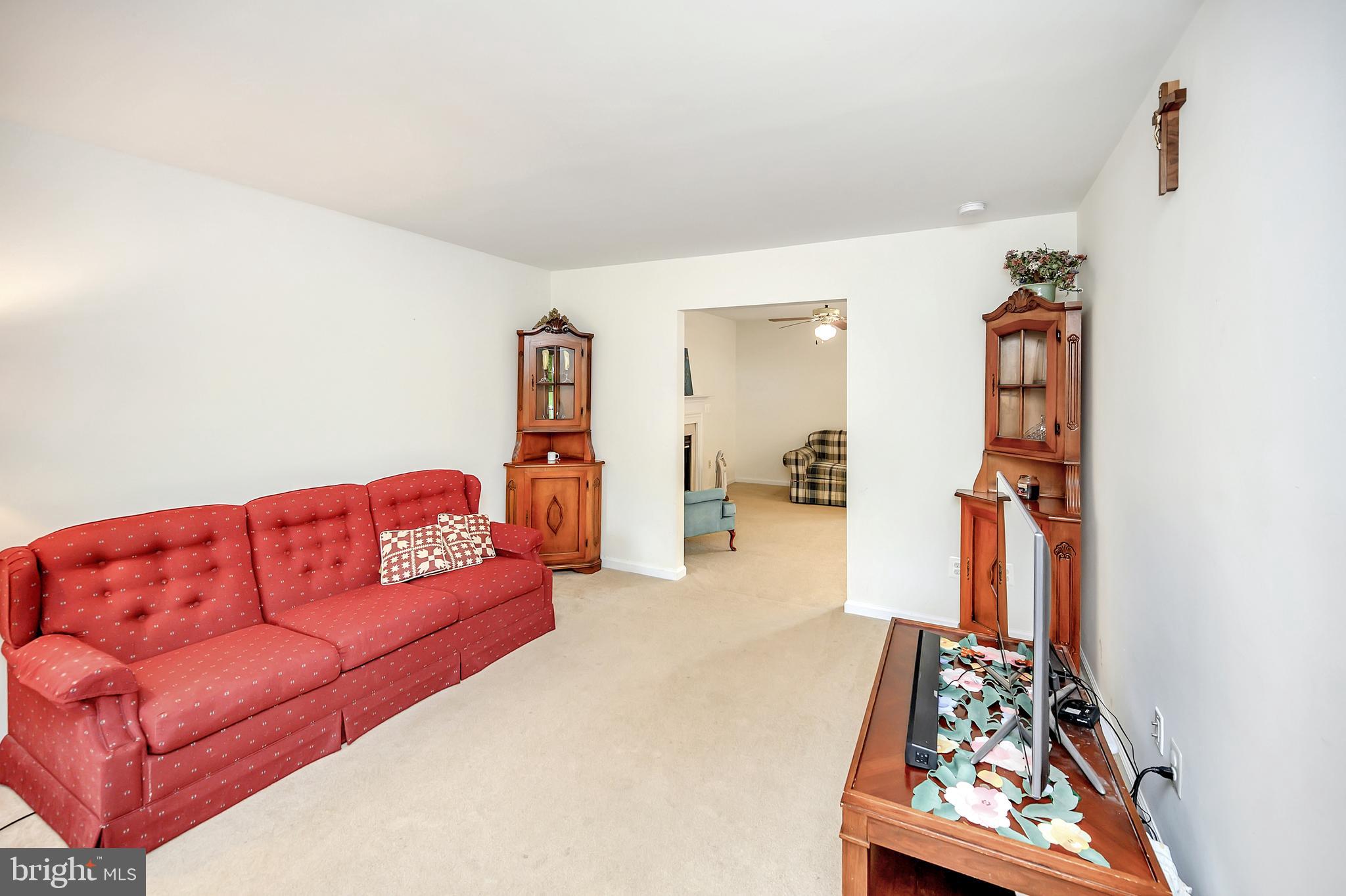 12063 Obannons Mill Road Boston, VA 22713 - Photo 19 of 38 Living room
