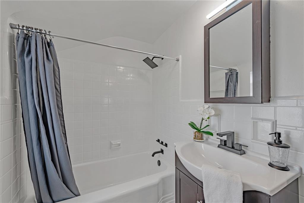 1027 McNeilly Road Pittsburgh, PA 15226 - Photo 14 of 25 Gallery Image 14