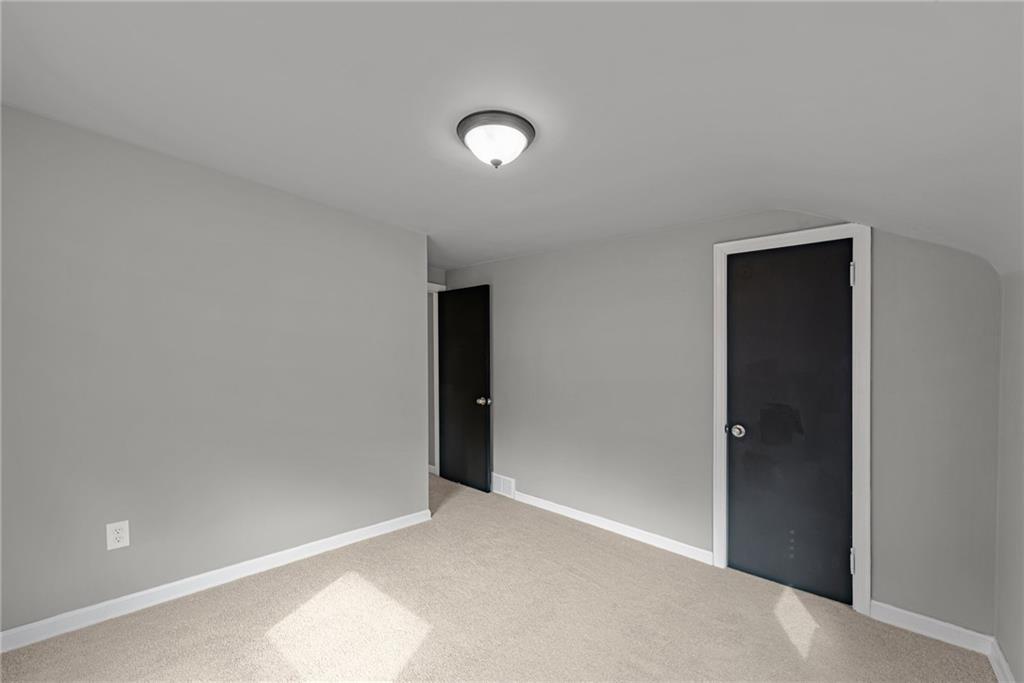 1027 McNeilly Road Pittsburgh, PA 15226 - Photo 17 of 25 Gallery Image 17