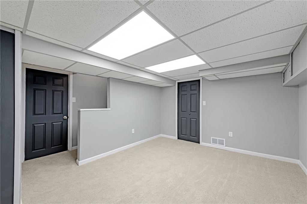 1027 McNeilly Road Pittsburgh, PA 15226 - Photo 19 of 25 Gallery Image 19