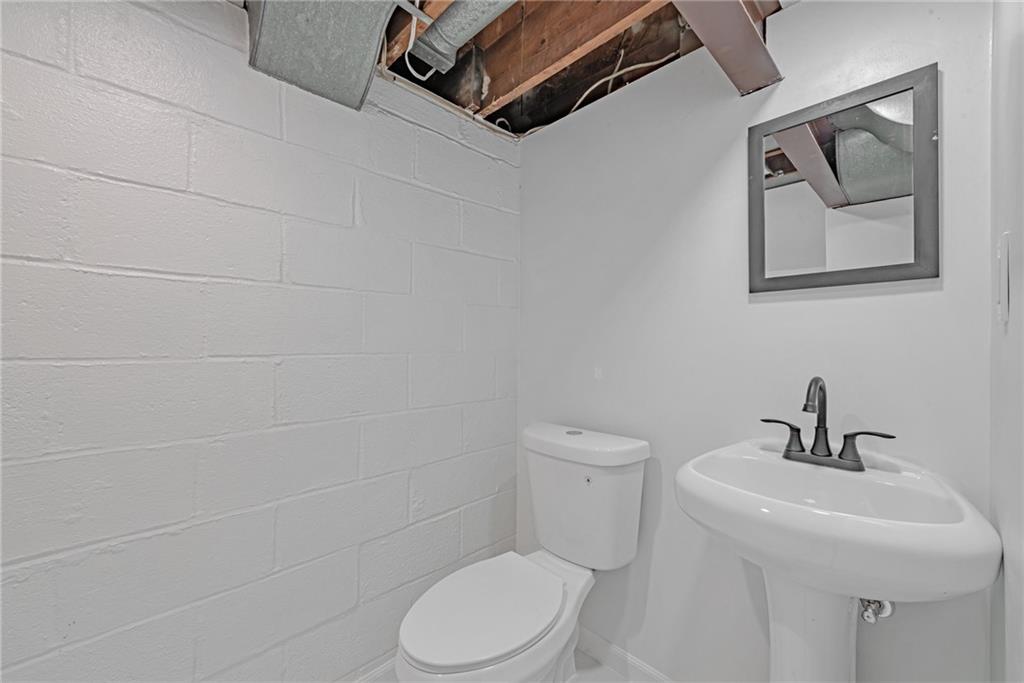 1027 McNeilly Road Pittsburgh, PA 15226 - Photo 20 of 25 Gallery Image 20