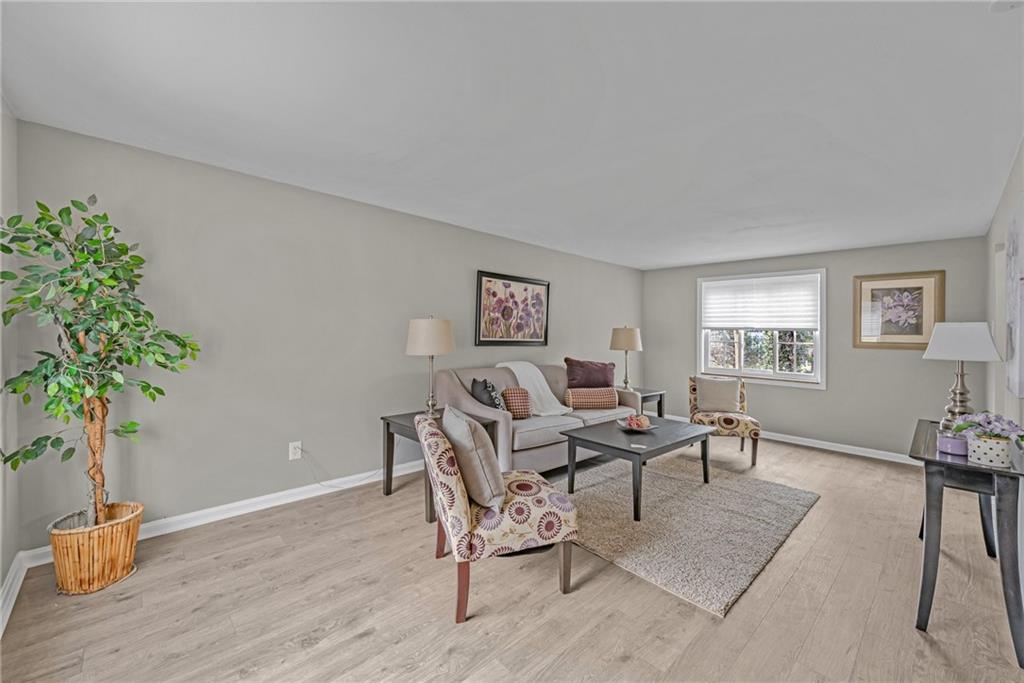 1027 McNeilly Road Pittsburgh, PA 15226 - Photo 2 of 25 Gallery Image 2