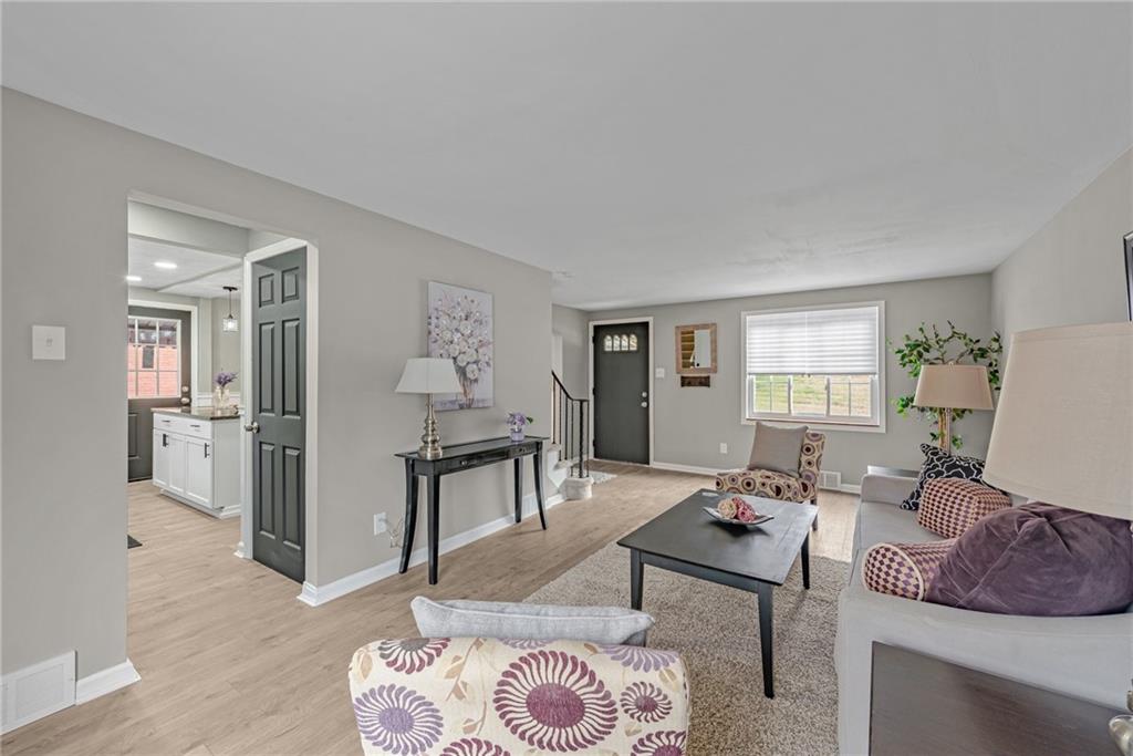 1027 McNeilly Road Pittsburgh, PA 15226 - Photo 4 of 25 Gallery Image 4