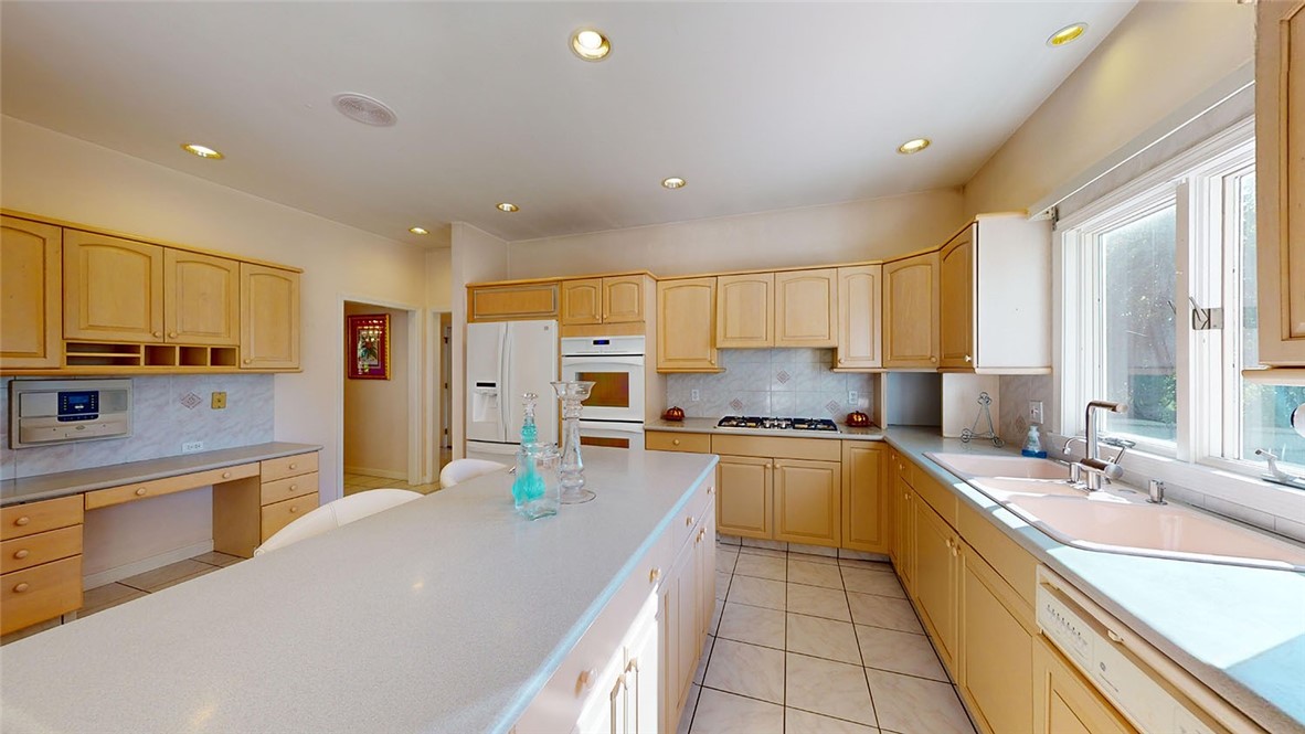 24 Michelle Circle Warwick, RI 02886 - Photo 15 of 42