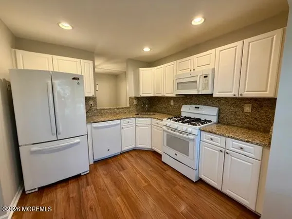 $3,000 | 146 Heron Court, Manalapan, NJ 07726