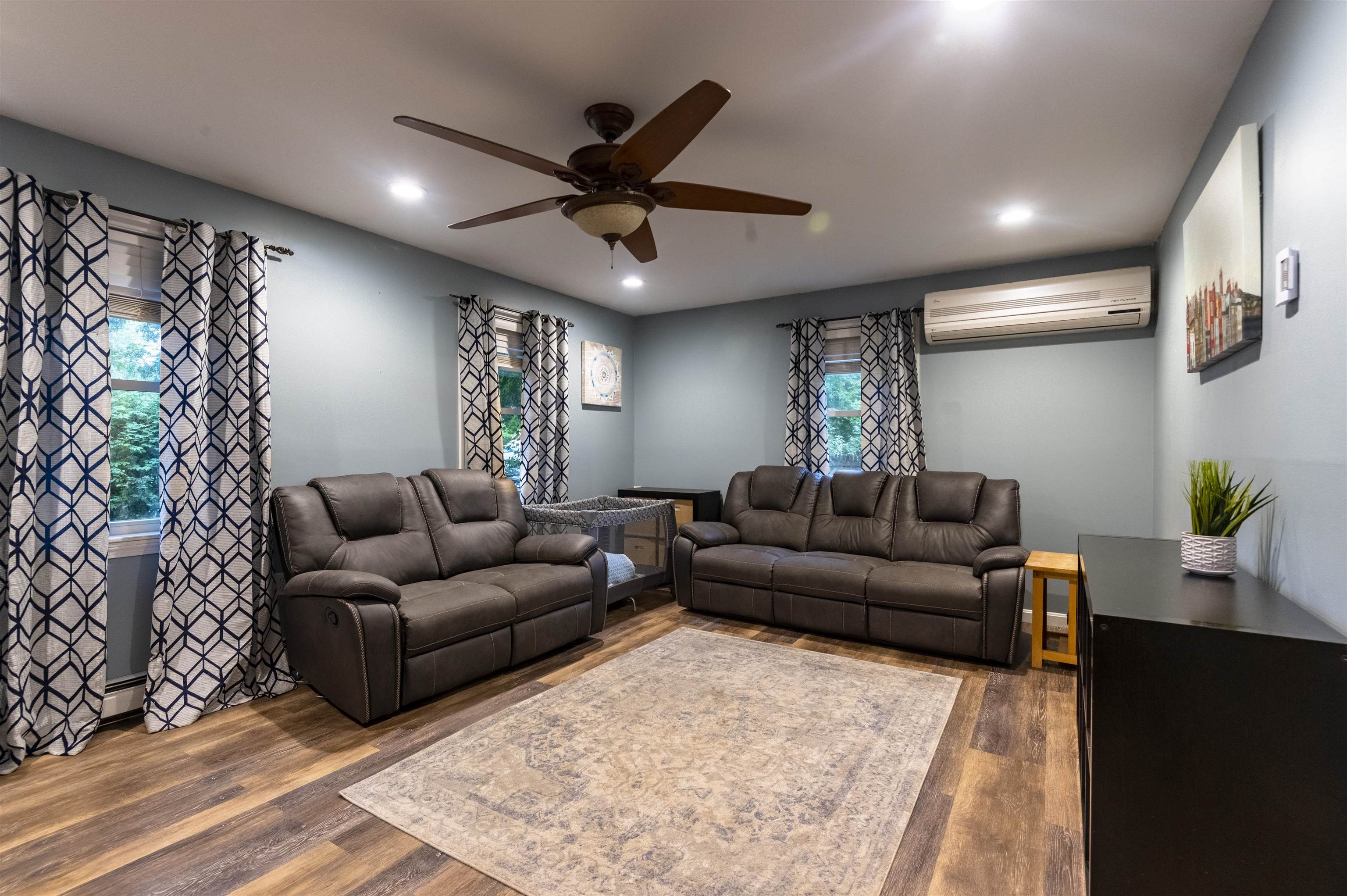 4 L Phillip Road Derry, NH 03038 - Photo 4 of 26