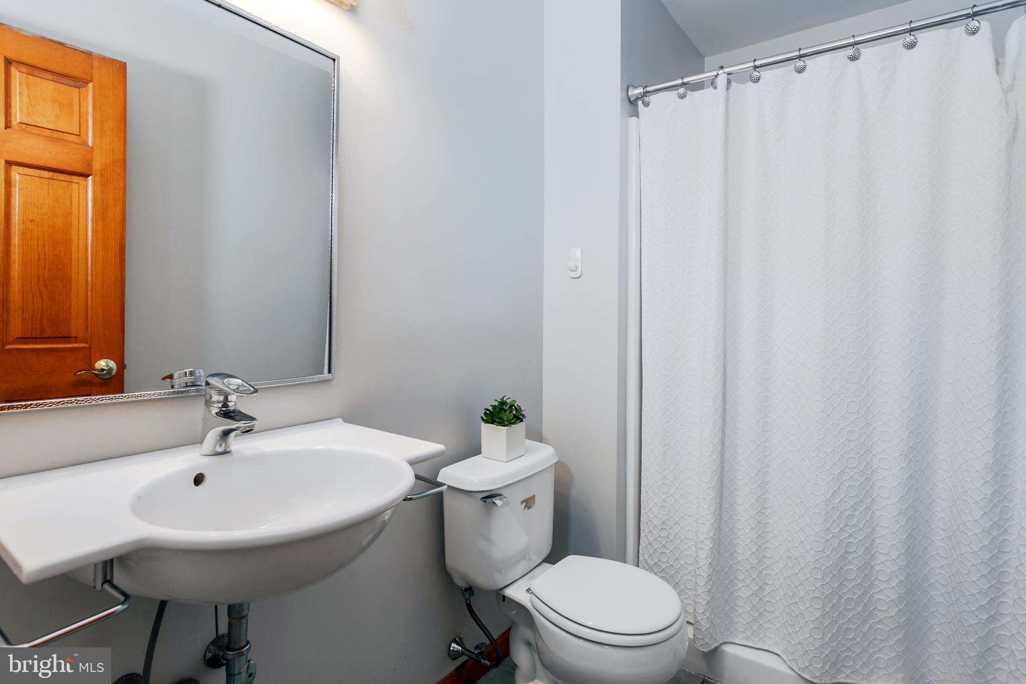 555 South Eagle Road Havertown, PA 19083 - Photo 24 of 36