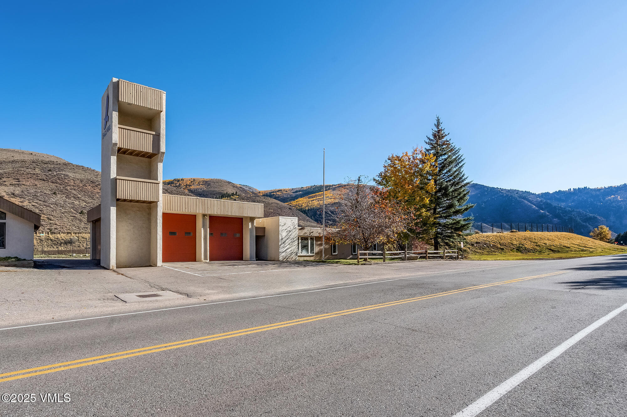 249 Eagle Road Eagle-Vail, CO 81620 - Photo 20 of 22 a view of road with card board