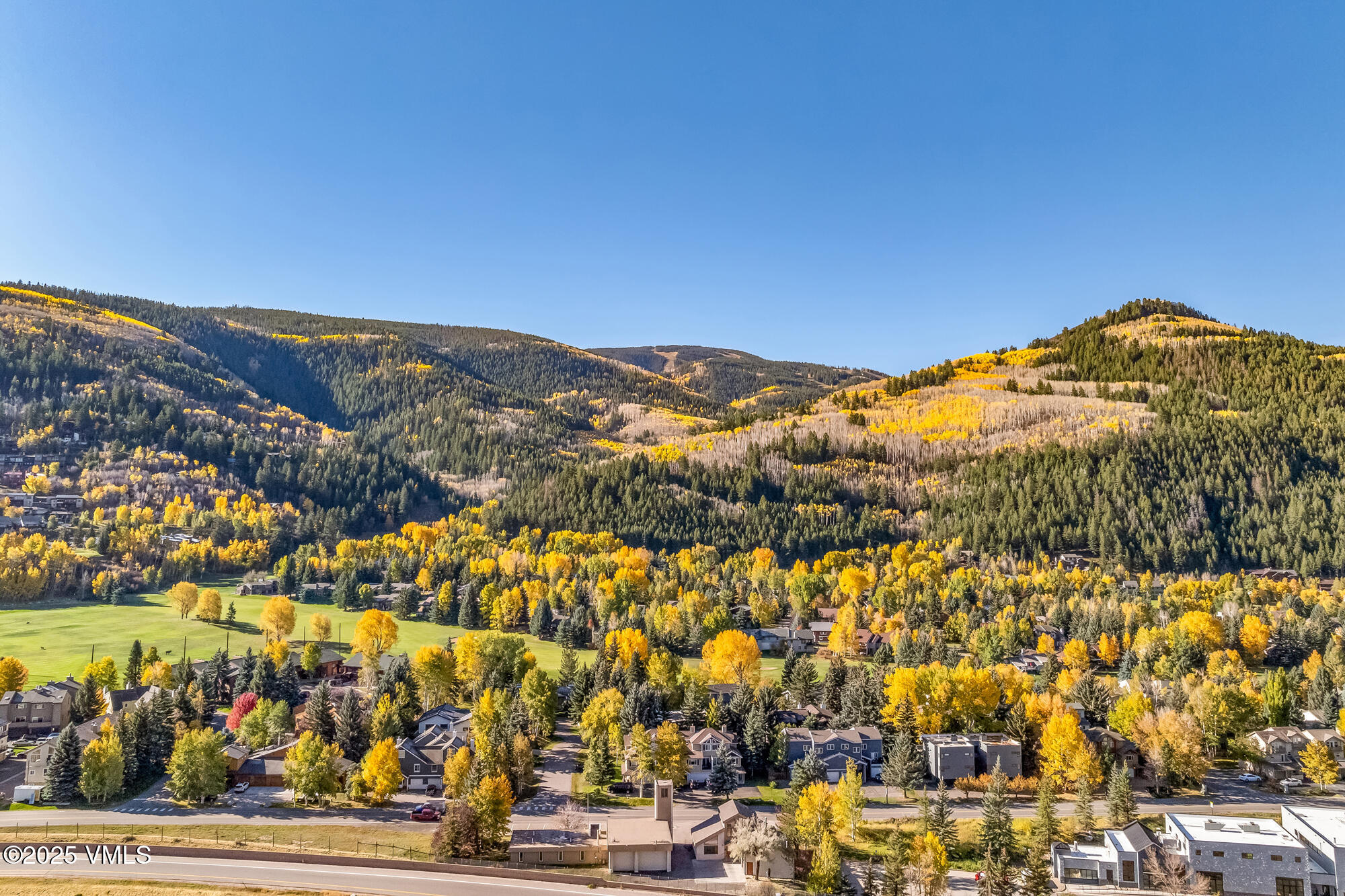 249 Eagle Road Eagle-Vail, CO 81620 - Photo 5 of 22 a view of a city