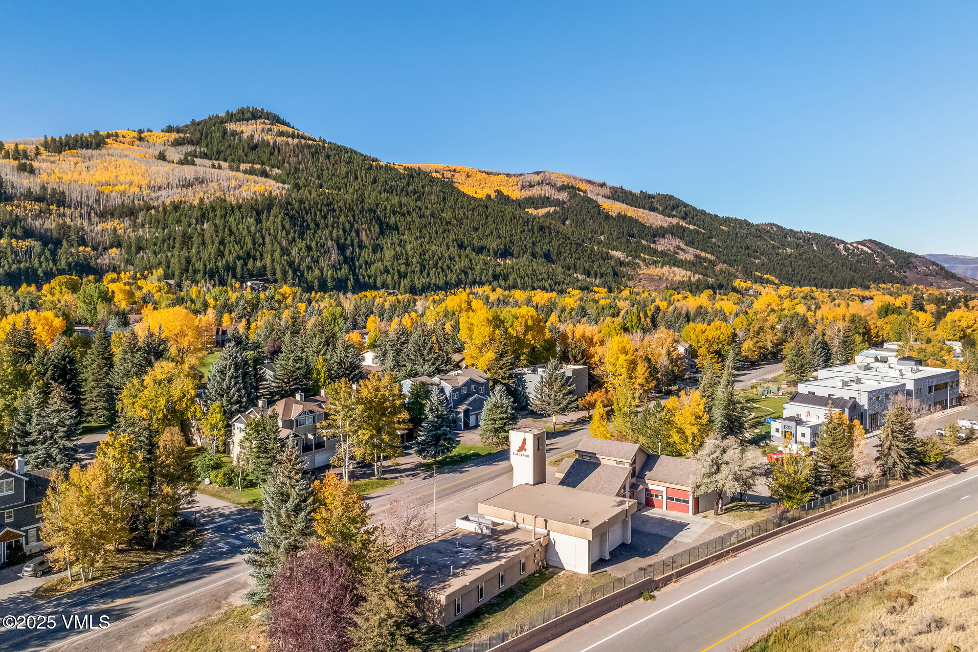 249 Eagle Road Eagle-Vail, CO 81620 - Photo 7 of 22 a view of a sky from a balcony