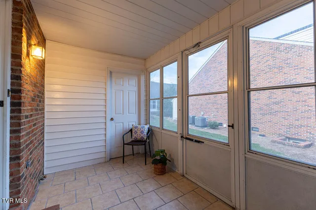 $220,000 | 400 Sunset Drive, Unit L60, Johnson City, TN 37604