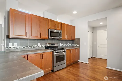 $715,000 | 27579 214th Avenue Southeast, Maple Valley, WA 98038