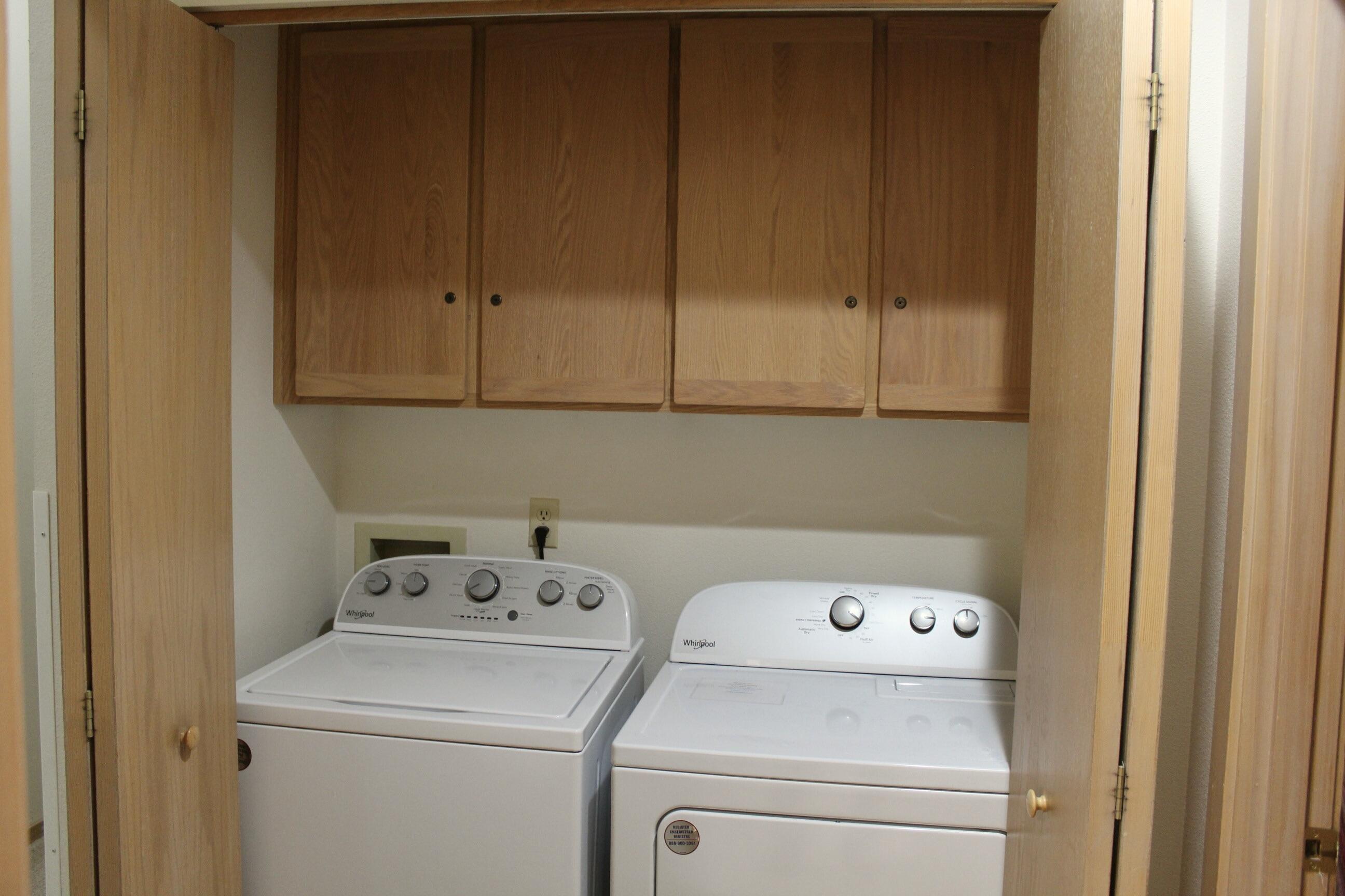 57385 Beaver Ridge Loop, Unit 36C2 Sunriver, OR 97707 - Photo 10 of 21 11-Washer_Dryer-R36