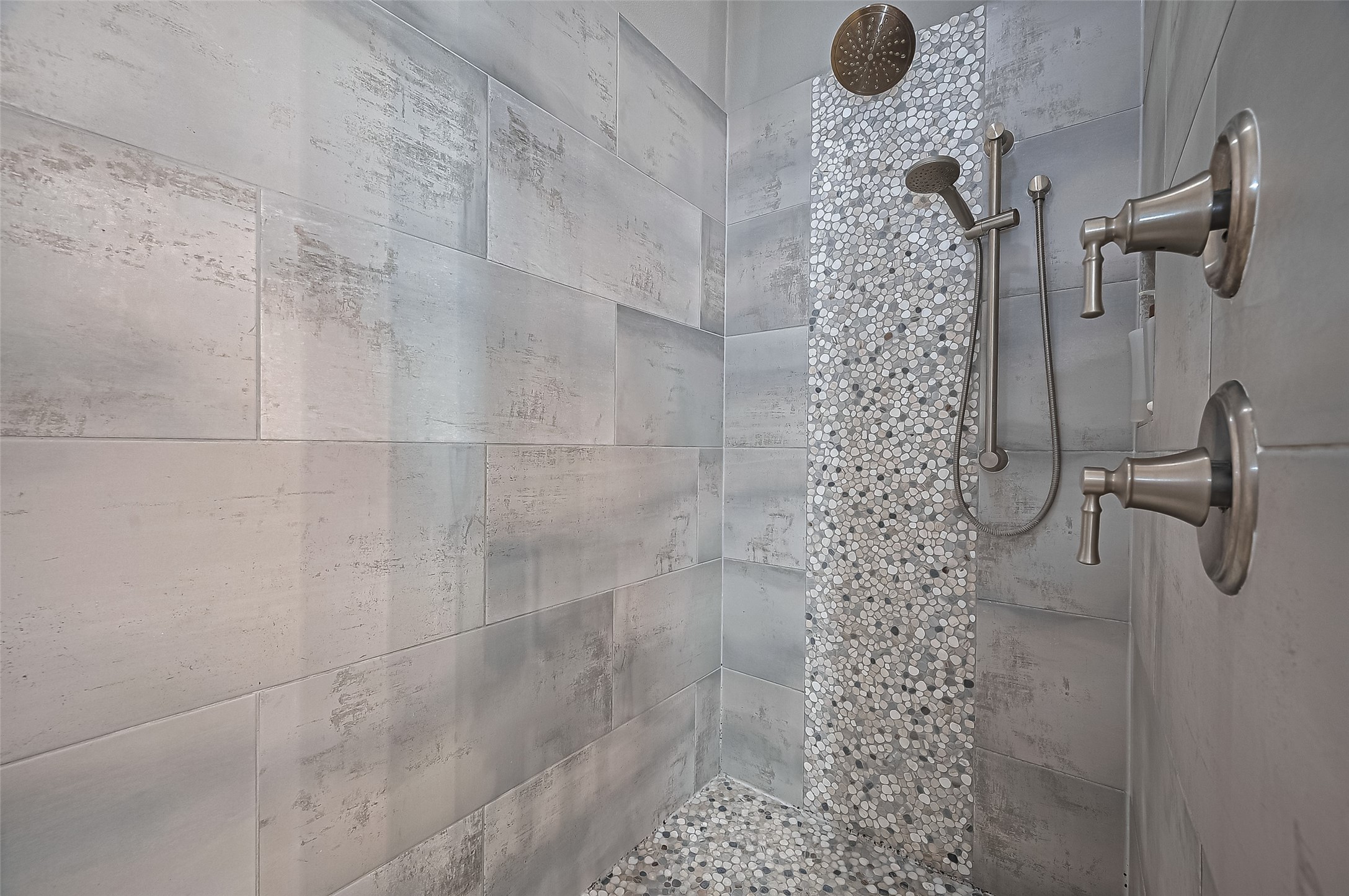 16702 Dipple Road Guy, TX 77444 - Photo 29 of 50 a bathroom with a shower