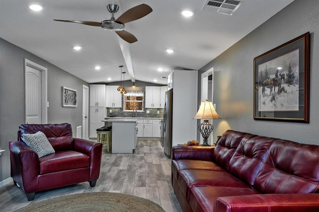 269 Sherman Drive Pottsboro, TX 75076 - Photo 3 of 37