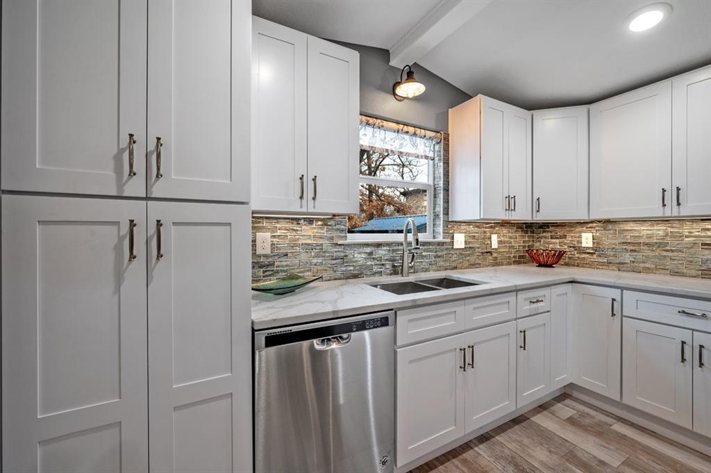 269 Sherman Drive Pottsboro, TX 75076 - Photo 5 of 37