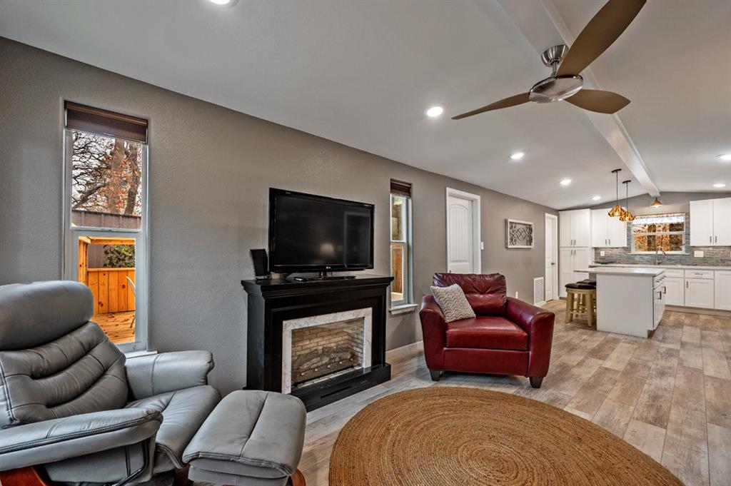 269 Sherman Drive Pottsboro, TX 75076 - Photo 7 of 37