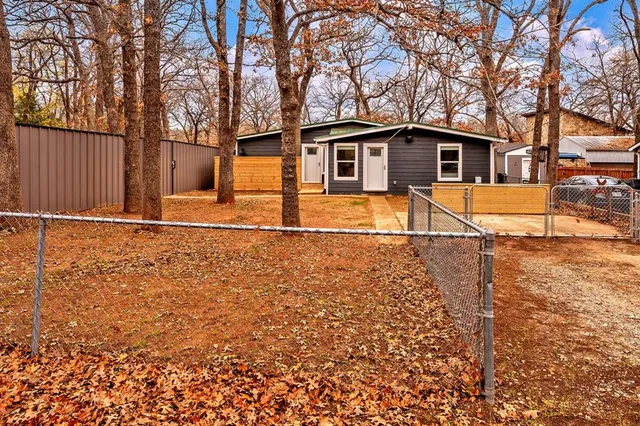 $1,600 | 269 Sherman Drive, Pottsboro, TX 75076