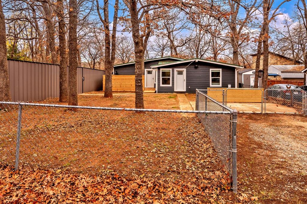 269 Sherman Drive Pottsboro, TX 75076 - Photo 10 of 37