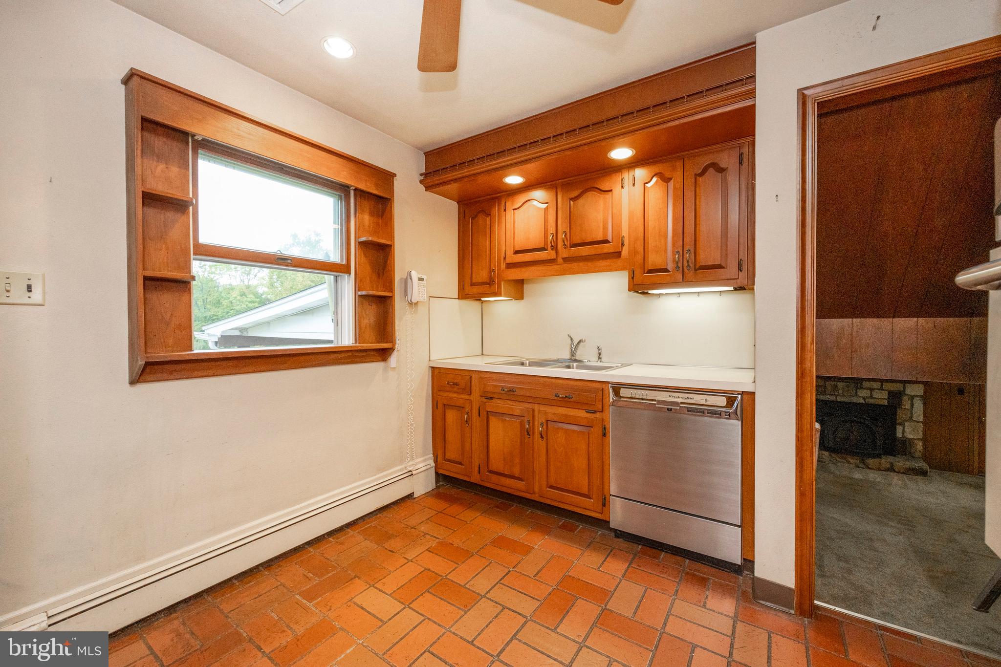 1223 South Rapps Dam Road Phoenixville, PA 19460 - Photo 21 of 44 Stainless steel appliances