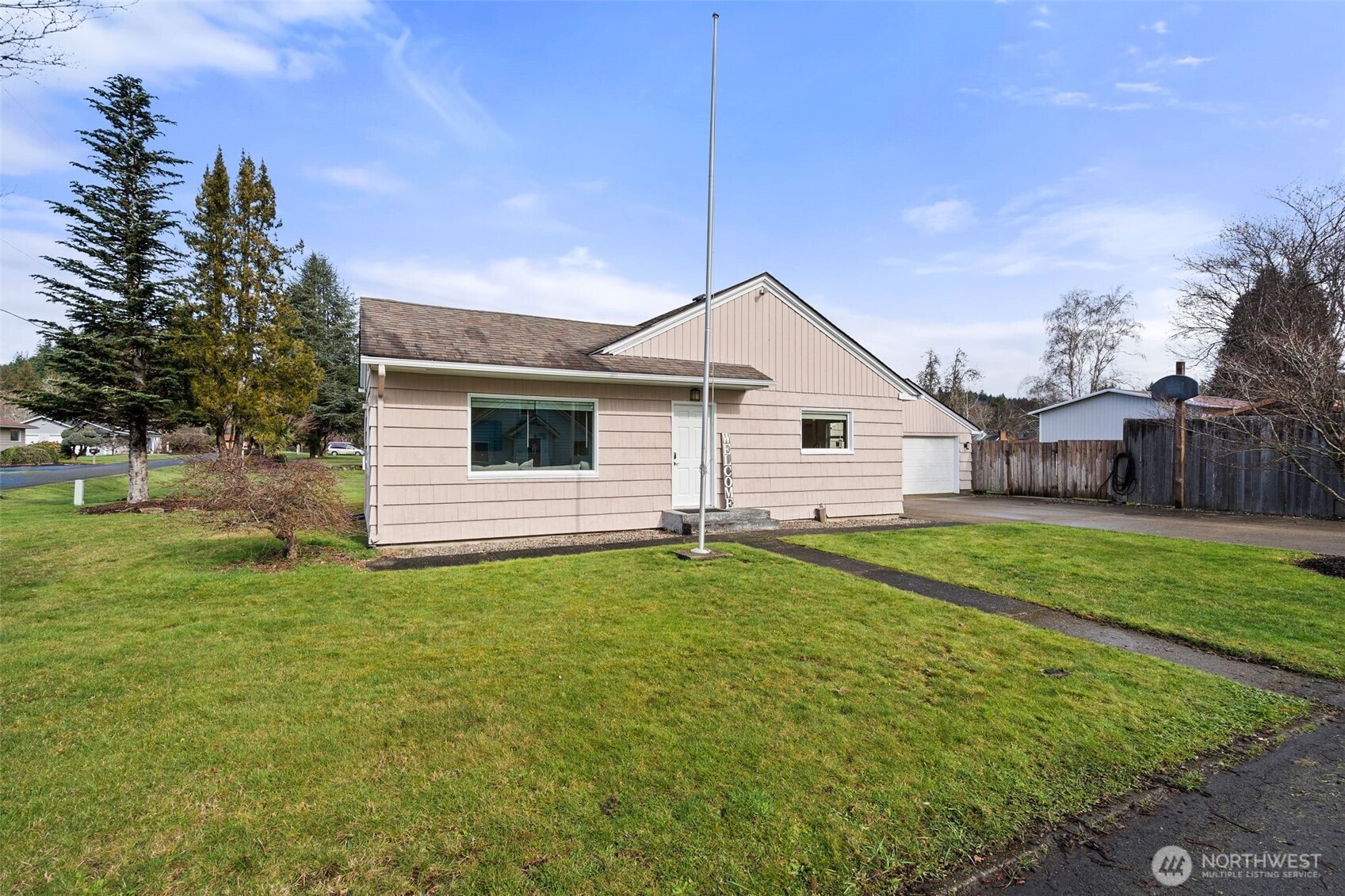 5301 School Street Raymond, WA 98577 - Photo 2 of 33