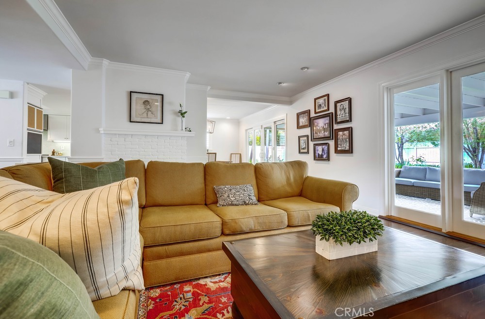 2879 Clubhouse Road Costa Mesa, CA 92626 - Photo 11 of 64