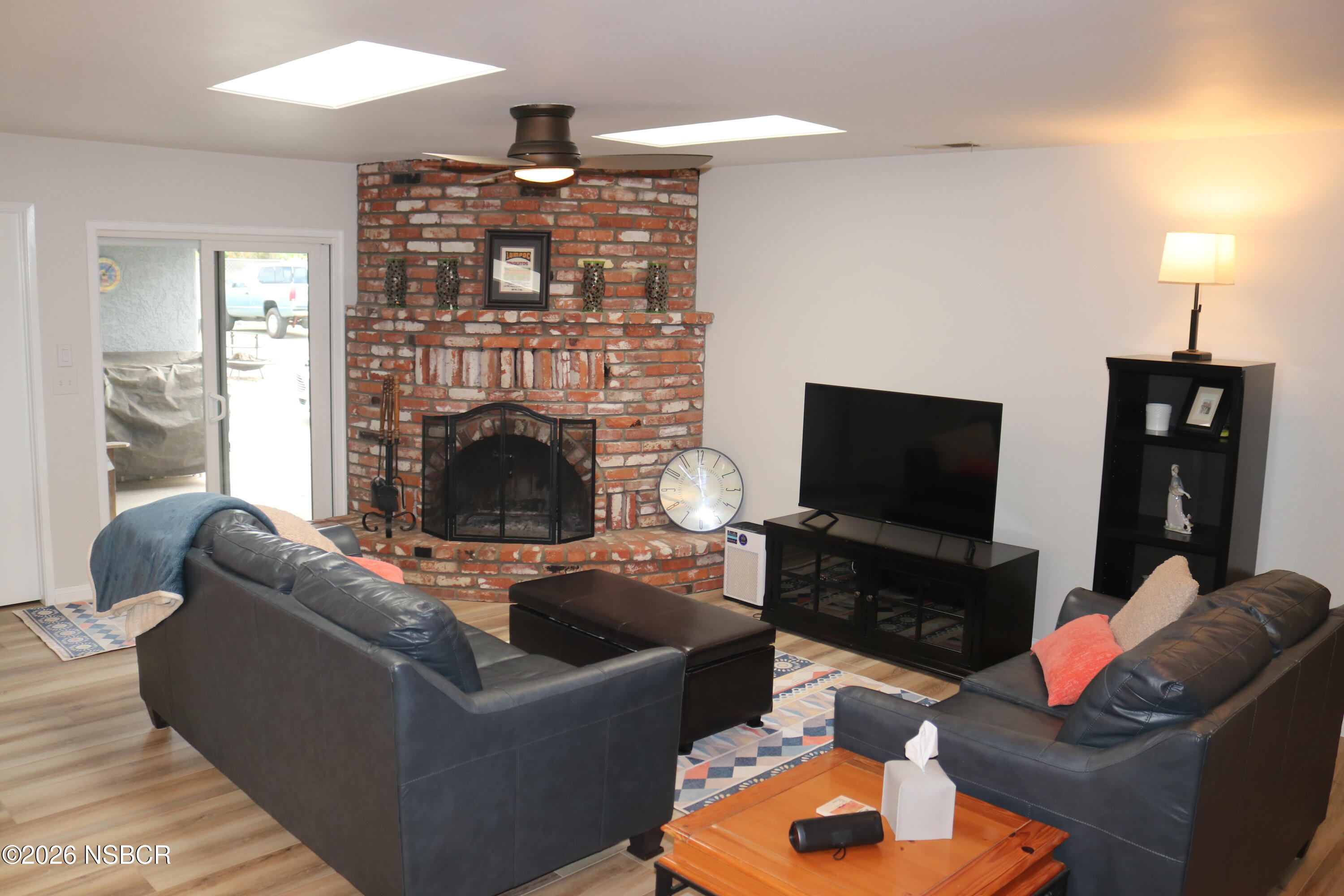 812 North D Street Lompoc, CA 93436 - Photo 10 of 34 Family Room