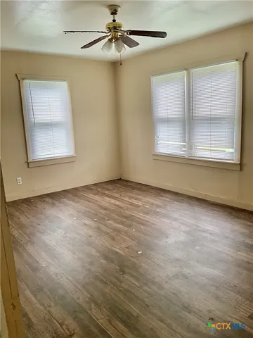 $118,500 | 102 Clark Street, Yoakum, TX 77995