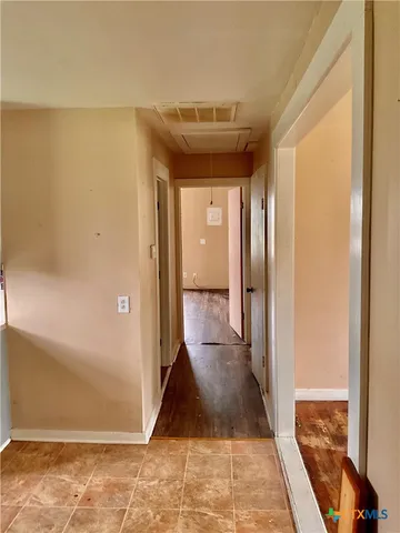 $118,500 | 102 Clark Street, Yoakum, TX 77995