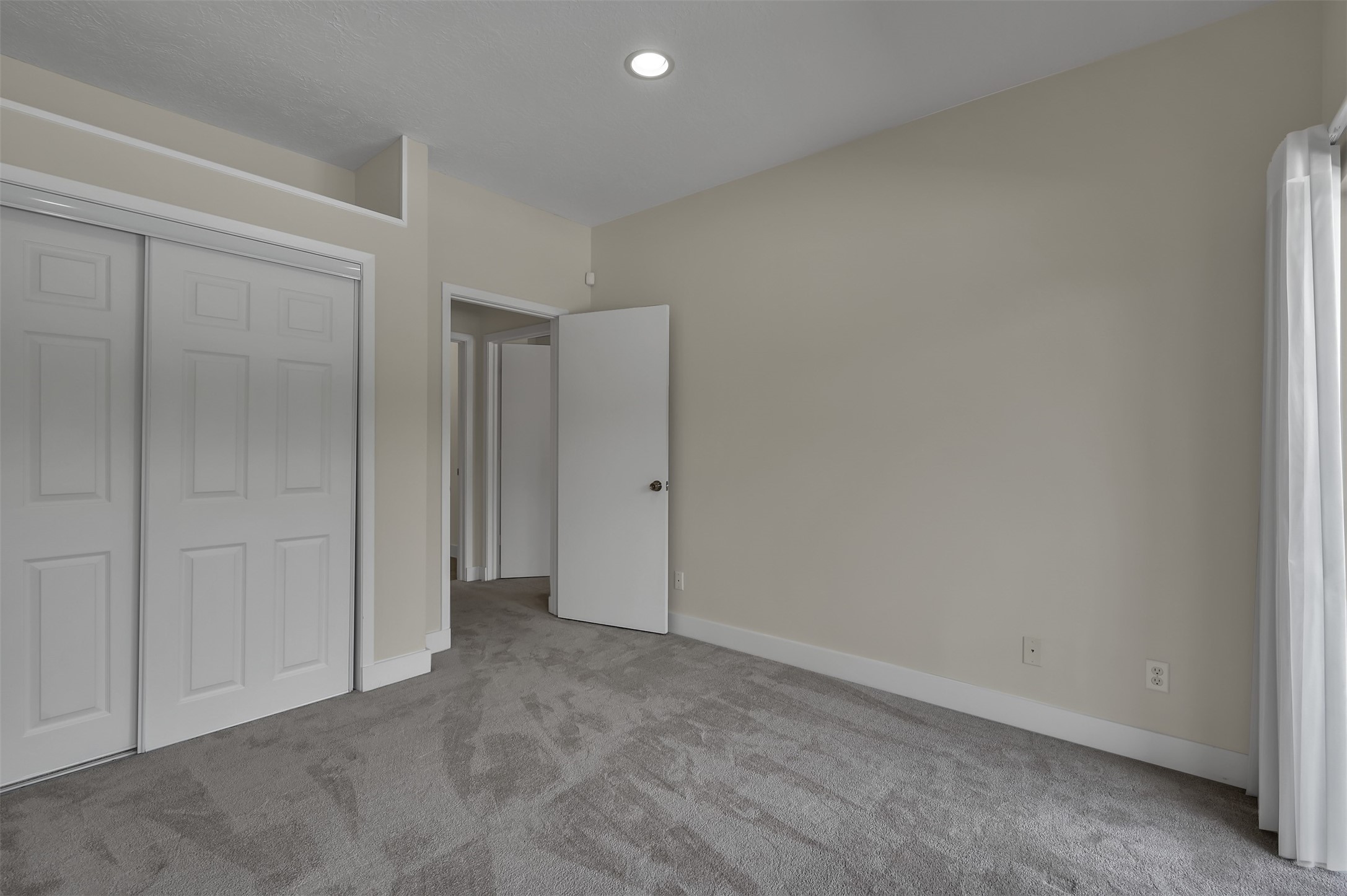 1503 California Street, Unit B Houston, TX 77006 - Photo 16 of 23 a view of an empty room