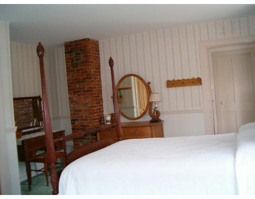212 Chestnut Plain Road Whately, MA 01093 - Photo 15 of 27