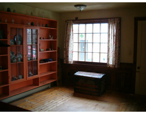 212 Chestnut Plain Road Whately, MA 01093 - Photo 7 of 27
