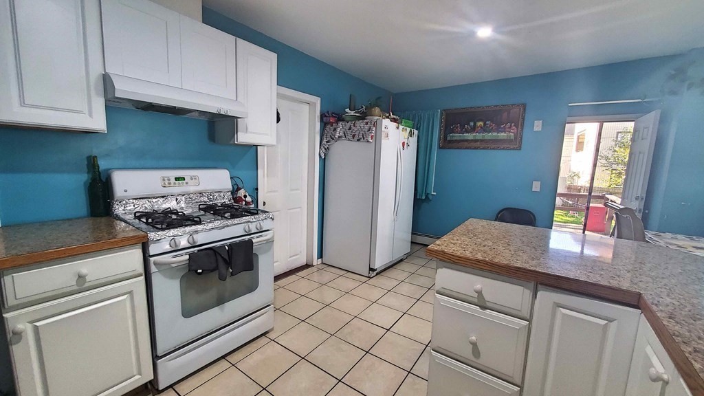37 Duxbury Road Worcester, MA 01605 - Photo 8 of 24 Gallery Image 8