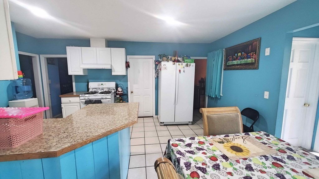 37 Duxbury Road Worcester, MA 01605 - Photo 9 of 24 Gallery Image 9