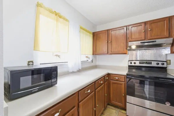 $1,400 | 11062 Moonlit Park, San Antonio, TX 78249