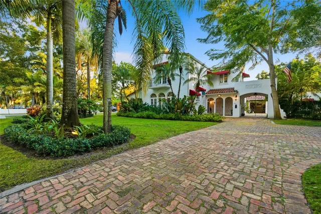 $2,489,500 | 1302 Alhambra Circle, Coral Gables, FL 33134